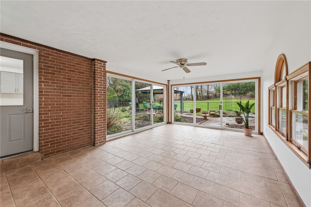 2242 Woodmont Dr