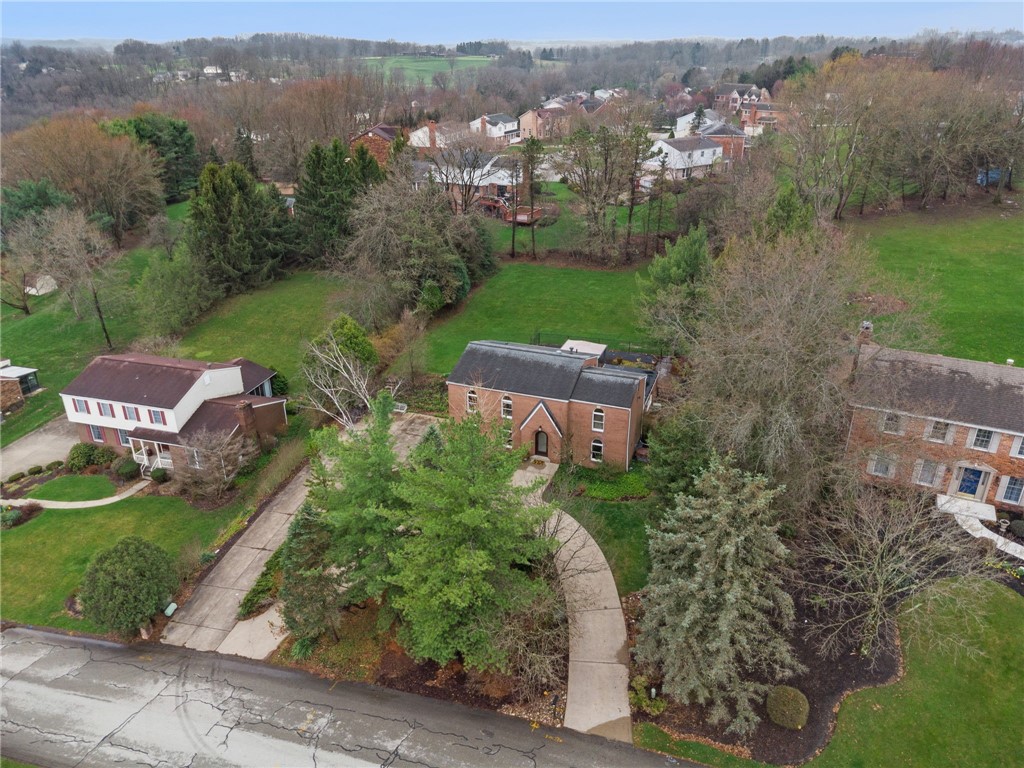 2242 Woodmont Dr