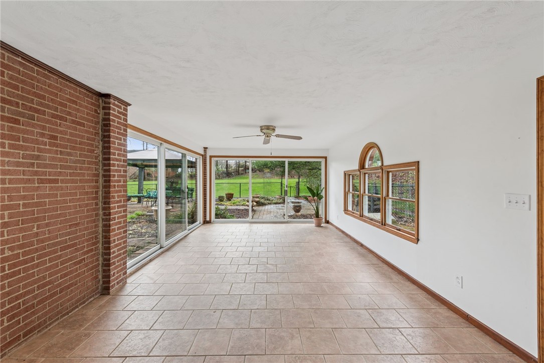 2242 Woodmont Dr