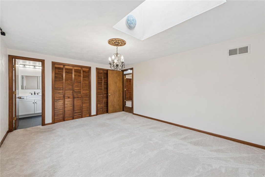 2242 Woodmont Dr