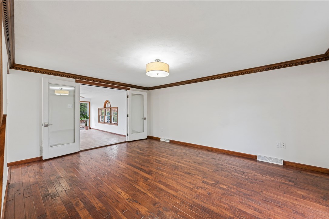 2242 Woodmont Dr