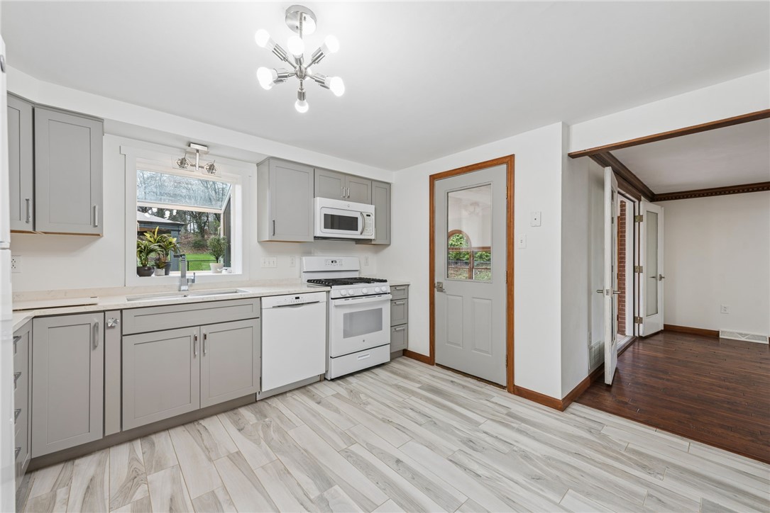 2242 Woodmont Dr