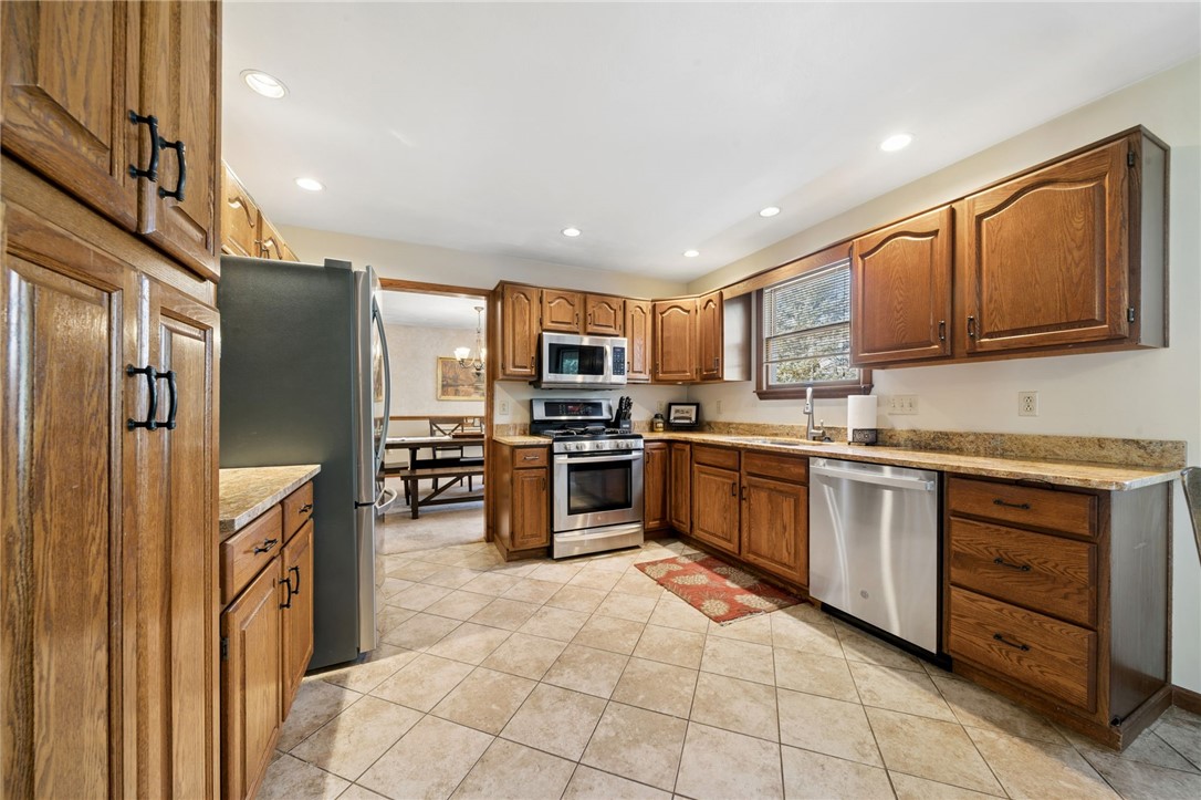 3239 Ridgeway Rd