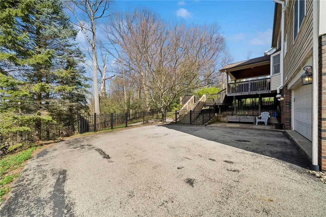 3239 Ridgeway Rd