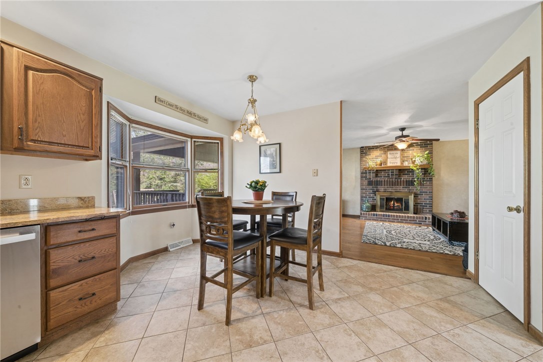 3239 Ridgeway Rd