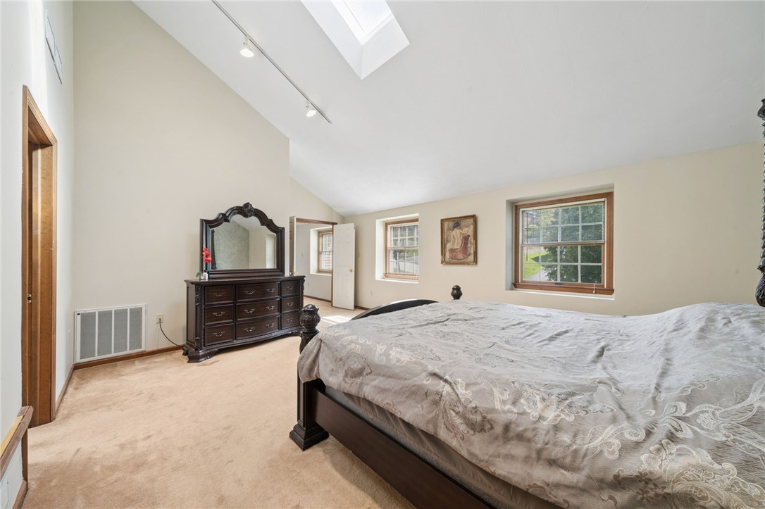 3239 Ridgeway Rd