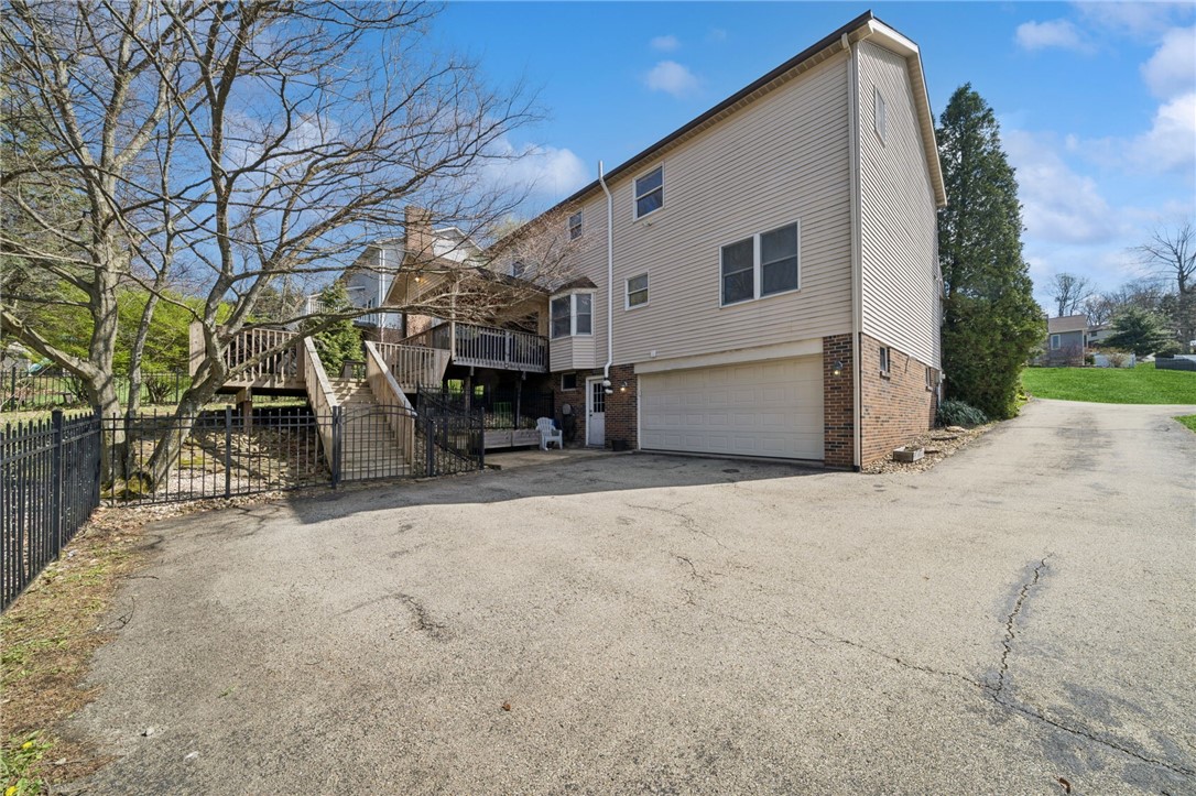 3239 Ridgeway Rd