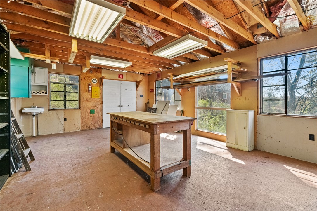 302 Duff Rd