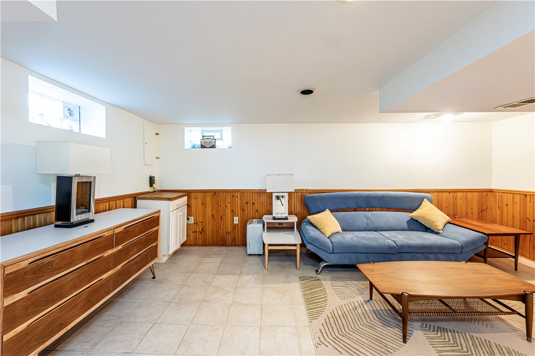 217 Monroe Dr