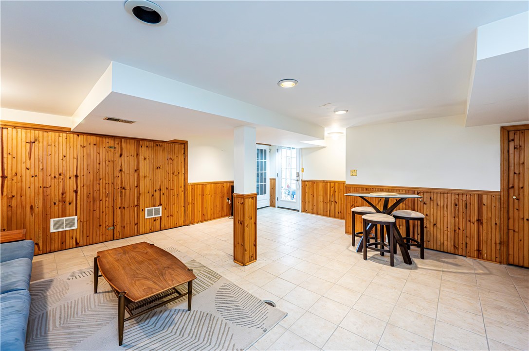 217 Monroe Dr