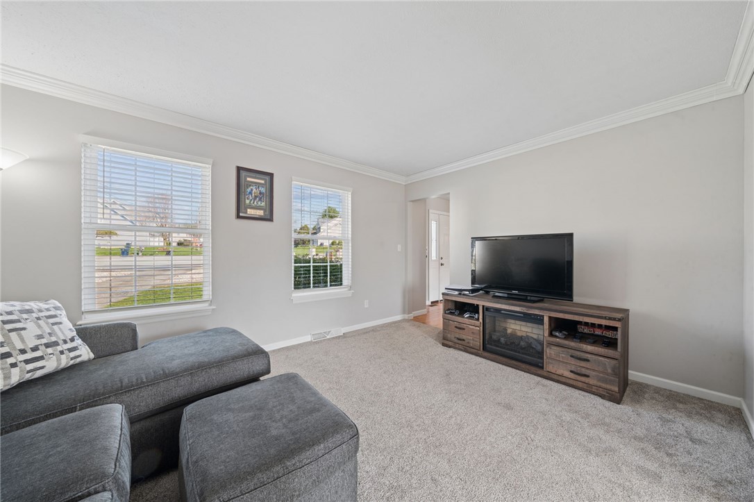 388 Rose Ave