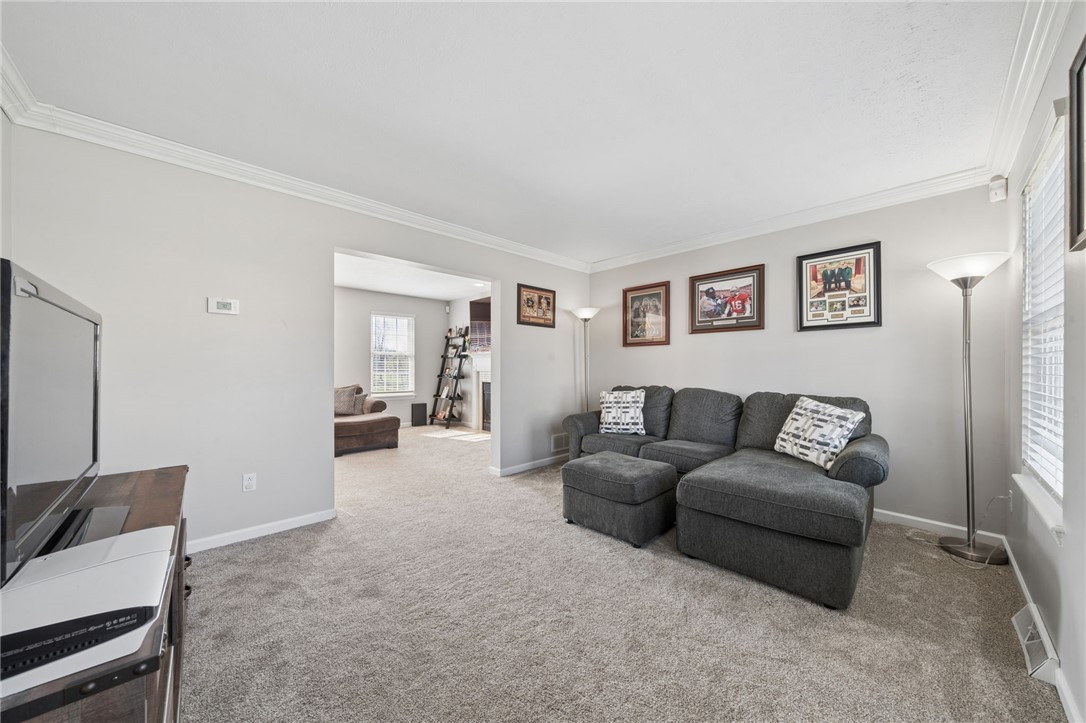 388 Rose Ave