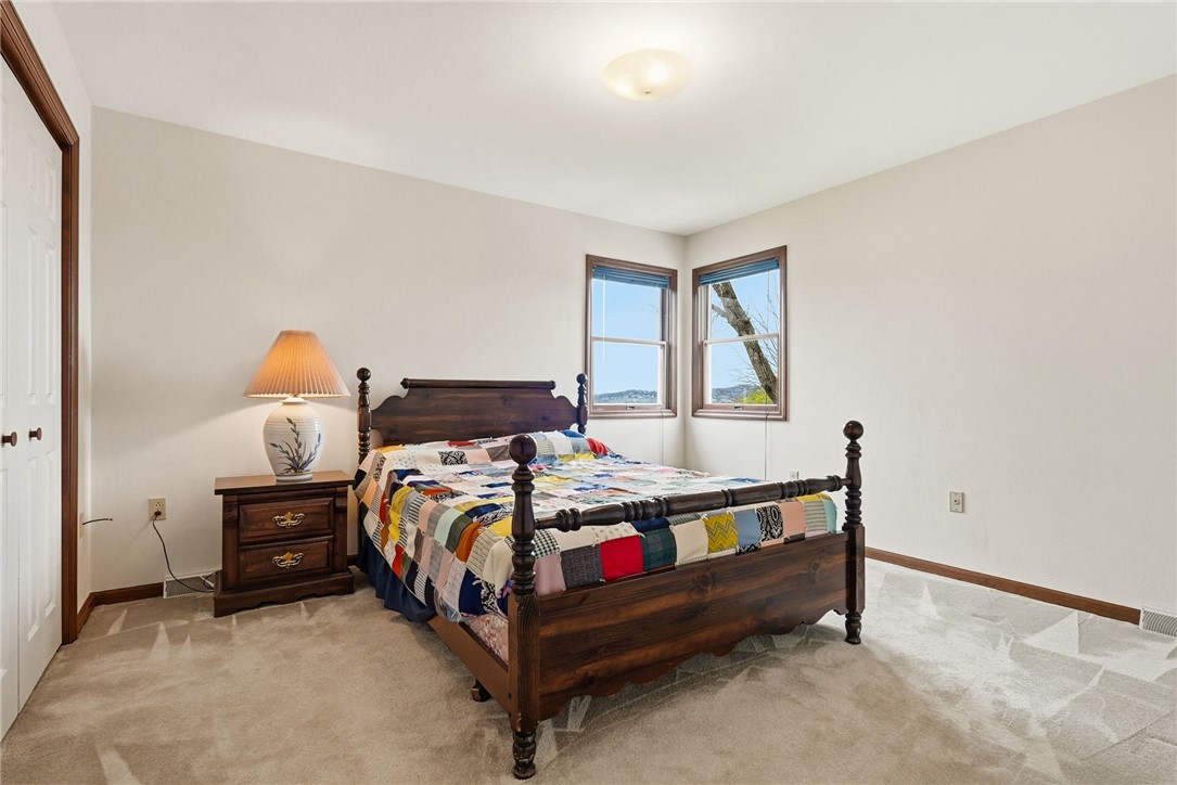 1370 Spyglass Hl