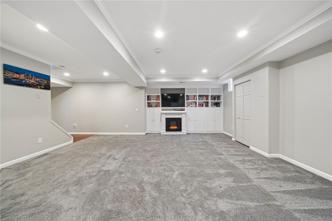 204 Laurel Oak Dr