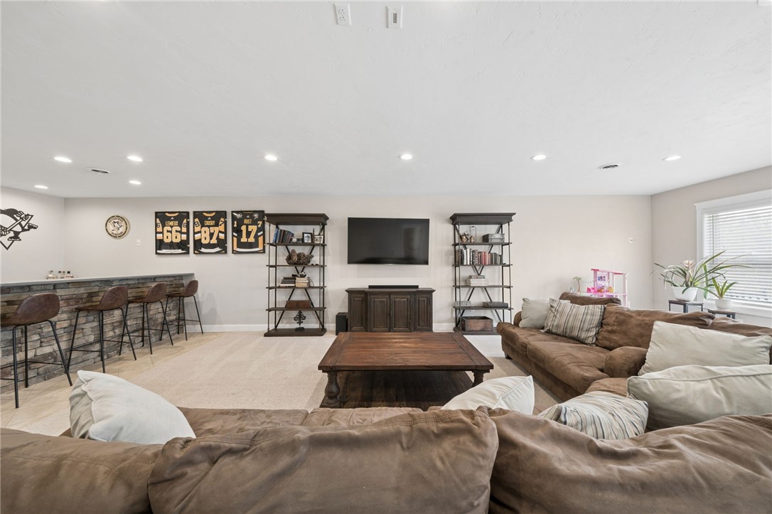 737 Janwood Dr