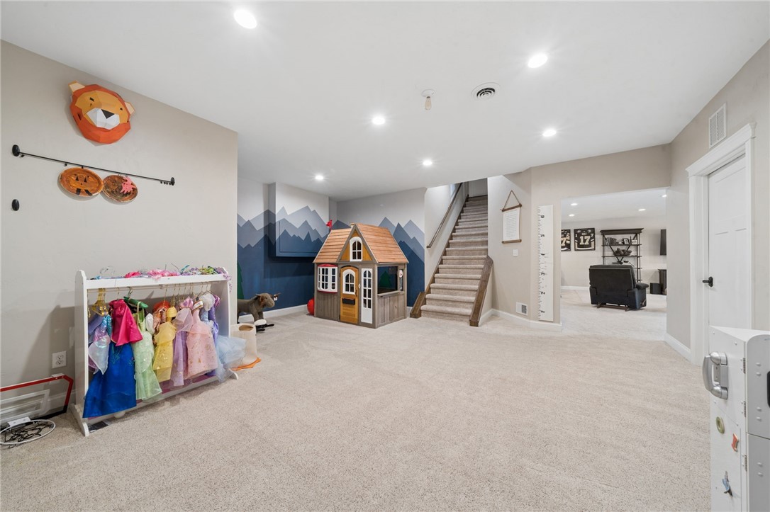 737 Janwood Dr