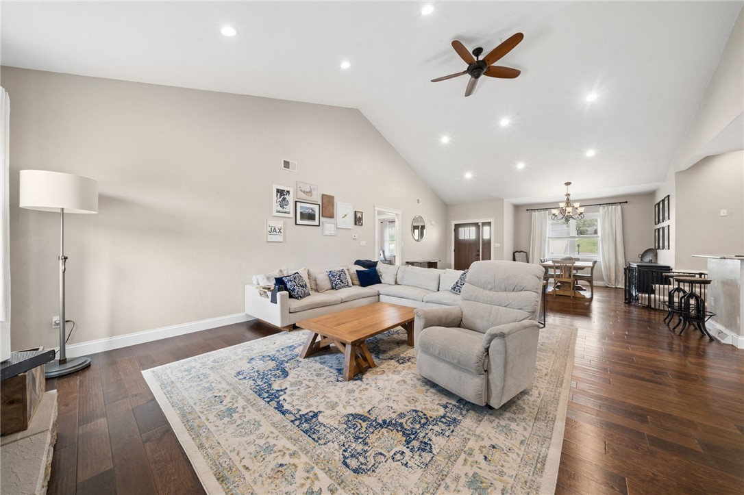 737 Janwood Dr