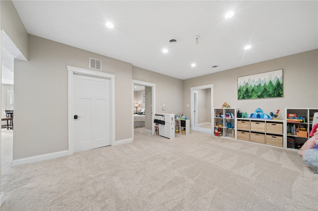 737 Janwood Dr