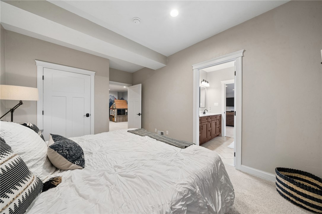 737 Janwood Dr