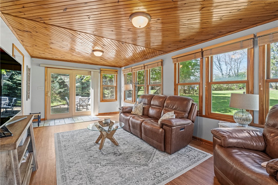305 Highland Dr