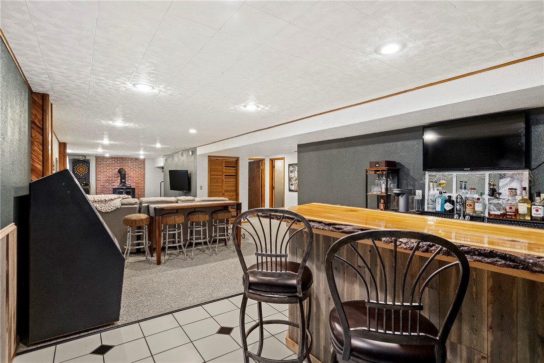 305 Highland Dr