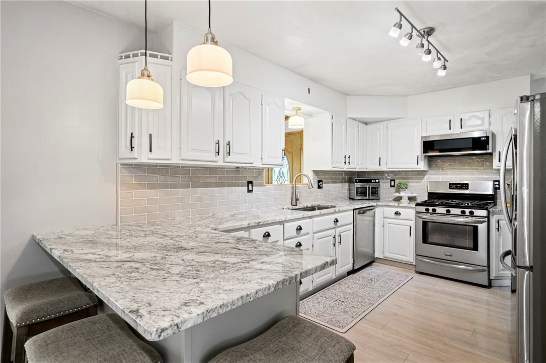 305 Highland Dr