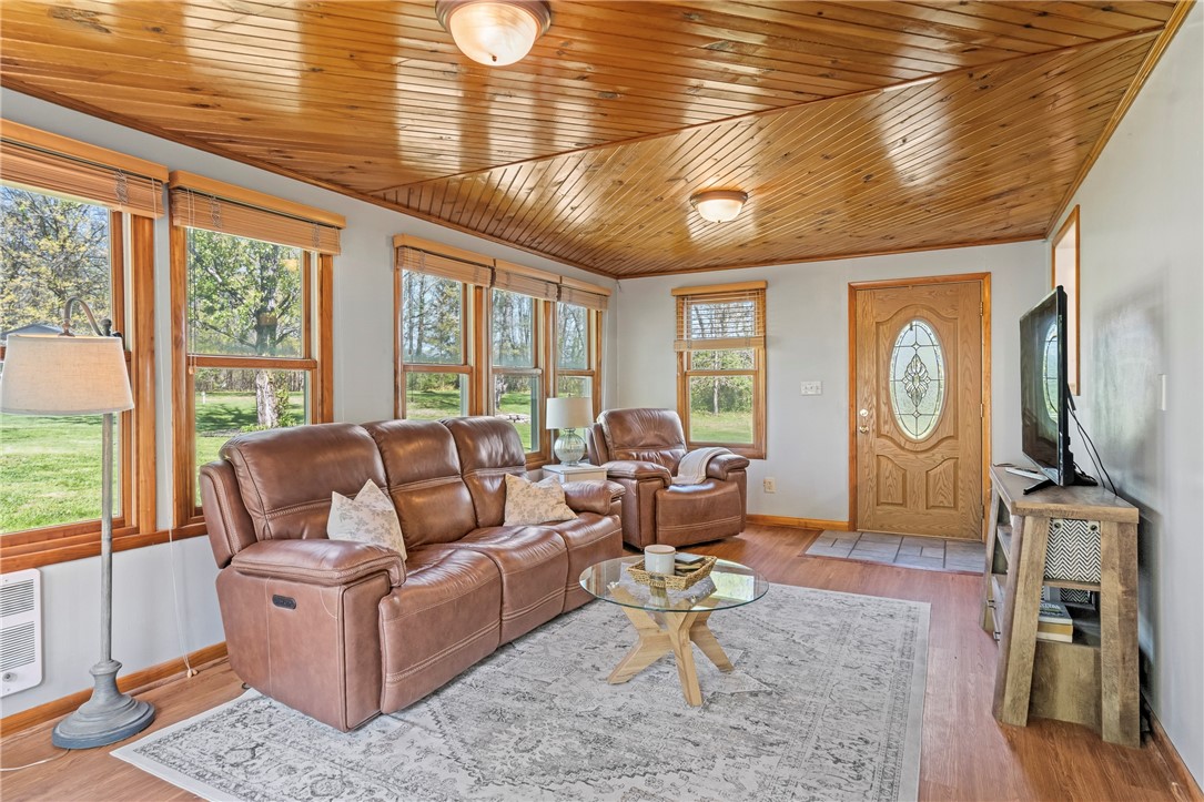 305 Highland Dr