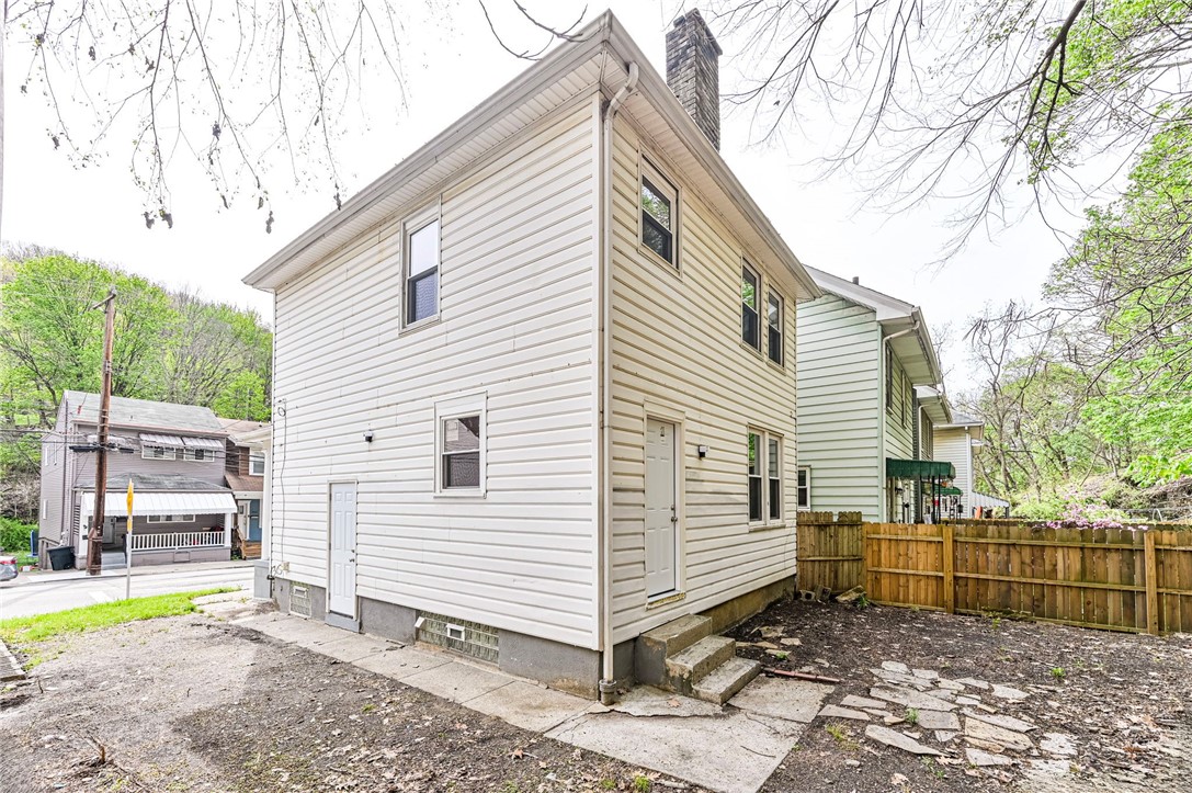 1010 Woods Run Ave