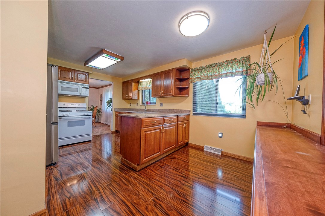 103 Barnwood
