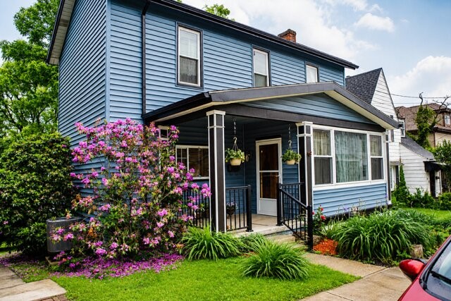 848 S Highland Ave