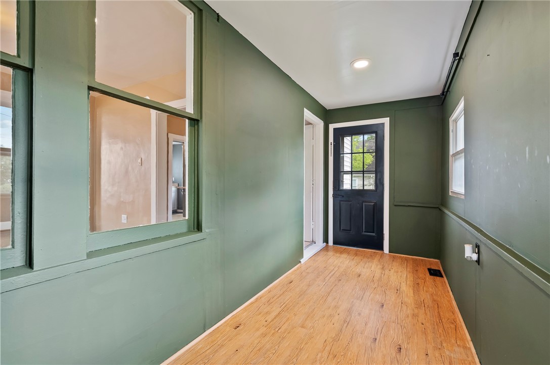 421 Sewickley St