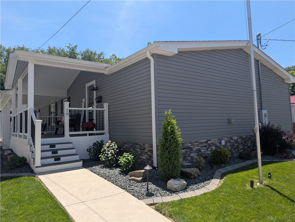 19 Thompson St