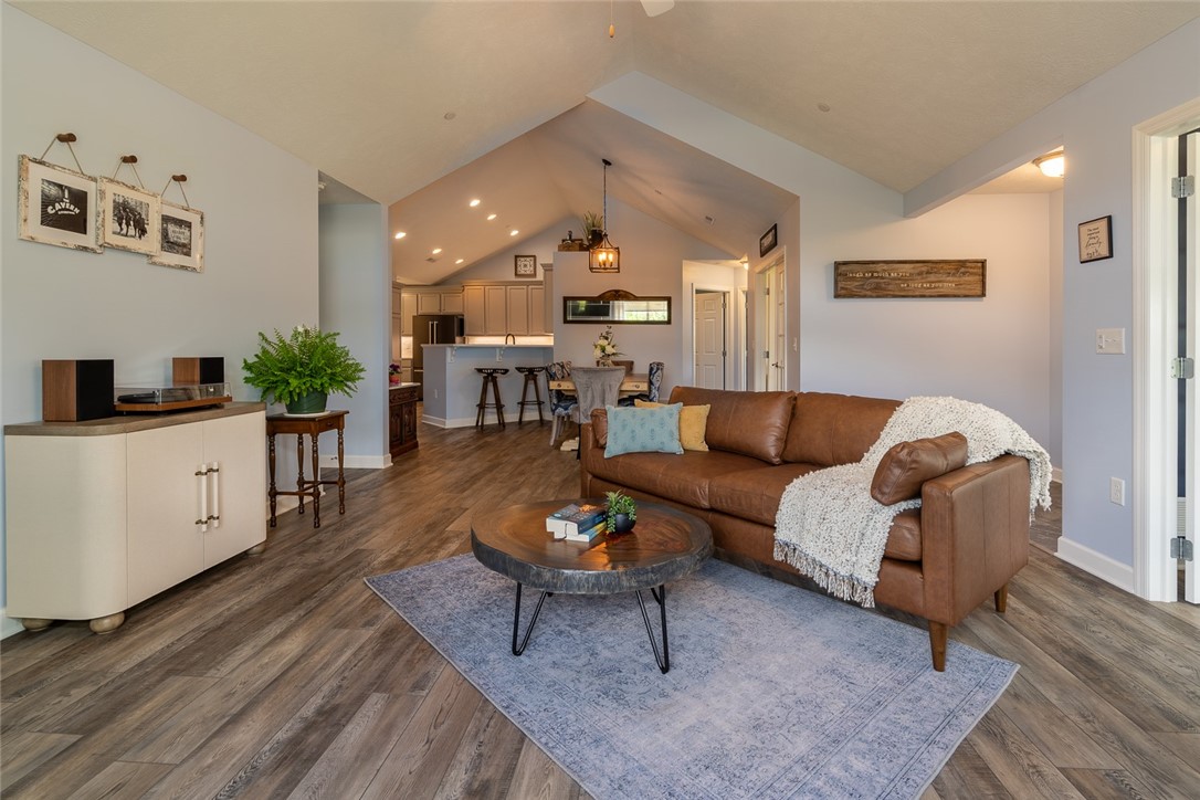 202 Spring Valley Dr.
