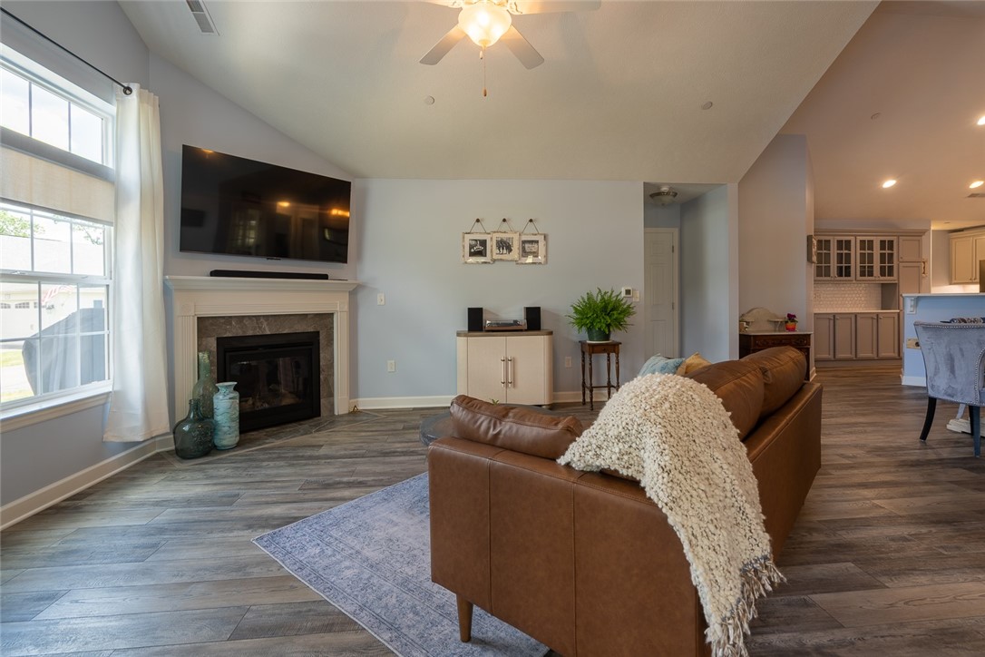 202 Spring Valley Dr.