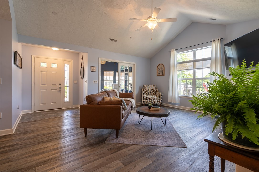 202 Spring Valley Dr.
