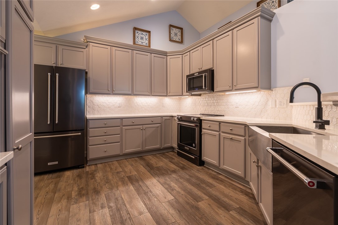 202 Spring Valley Dr.