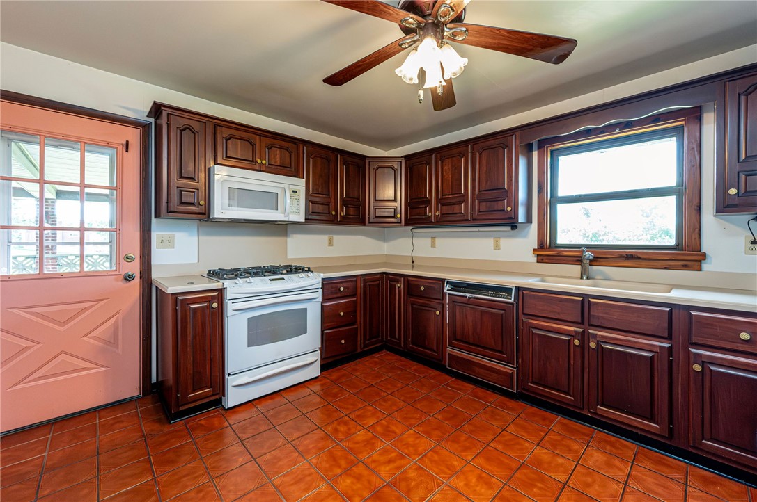 5444 Sunset View Dr