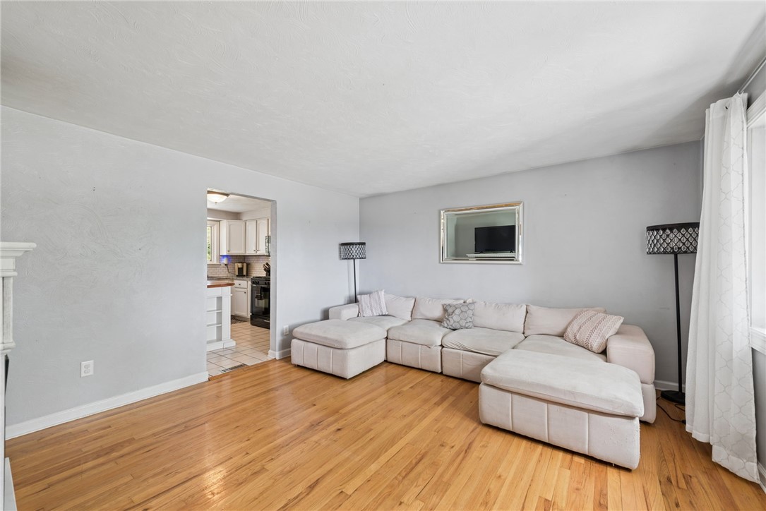 13301 Sylvia Dr