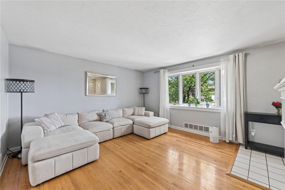 13301 Sylvia Dr