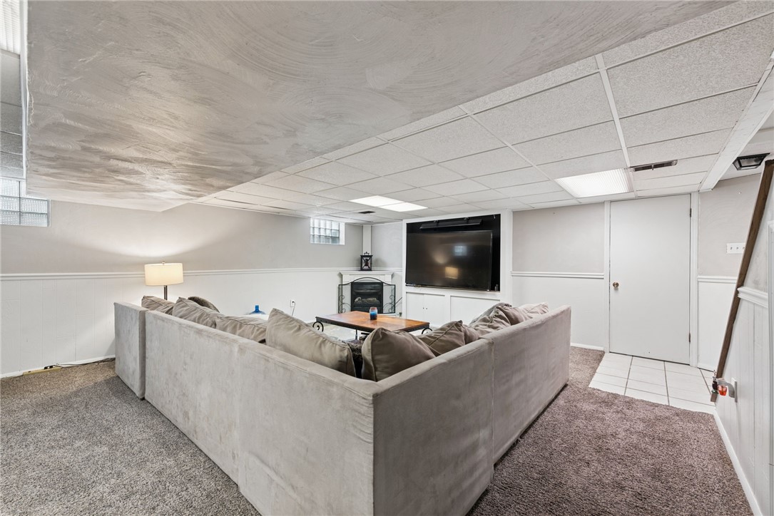 13301 Sylvia Dr