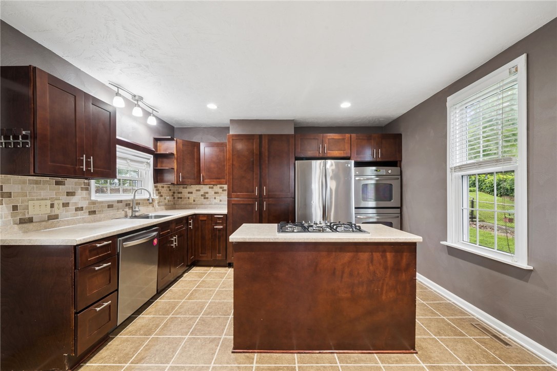 857 Highland Ave