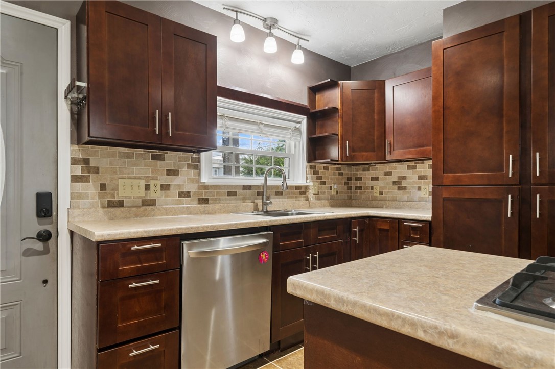 857 Highland Ave