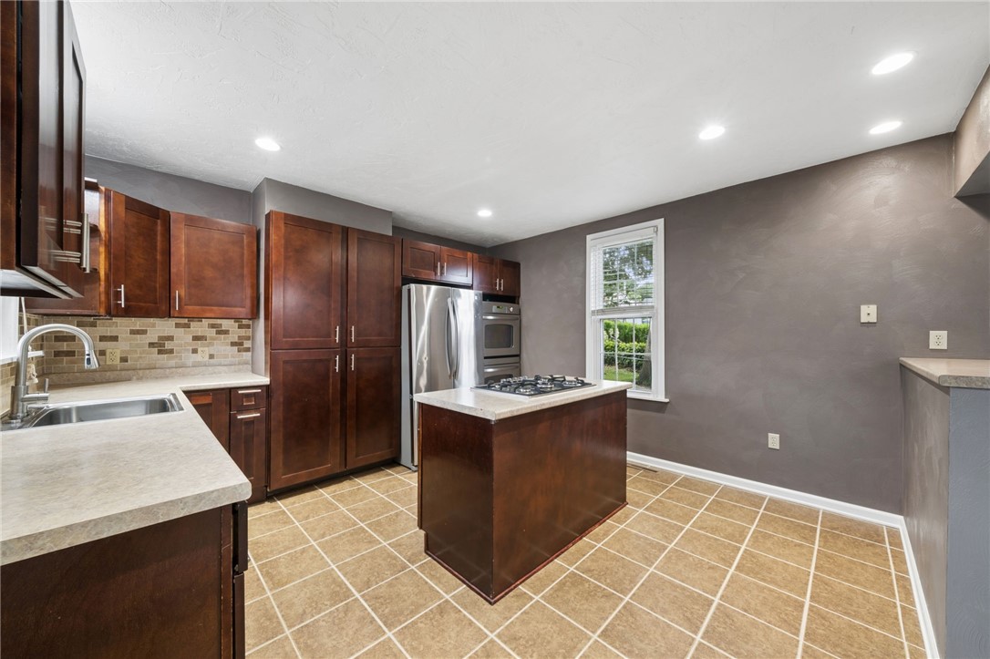 857 Highland Ave