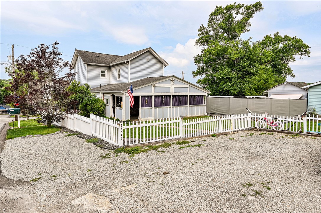 1371 2nd Street