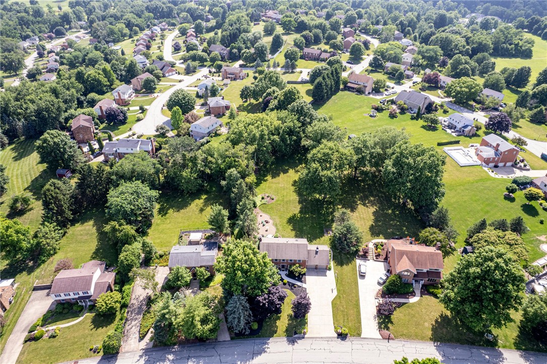 2244 Woodmont Dr