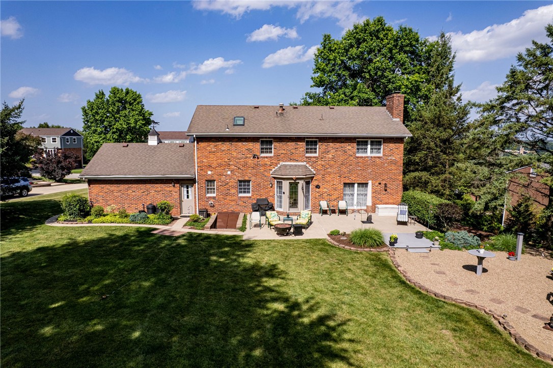 2244 Woodmont Dr