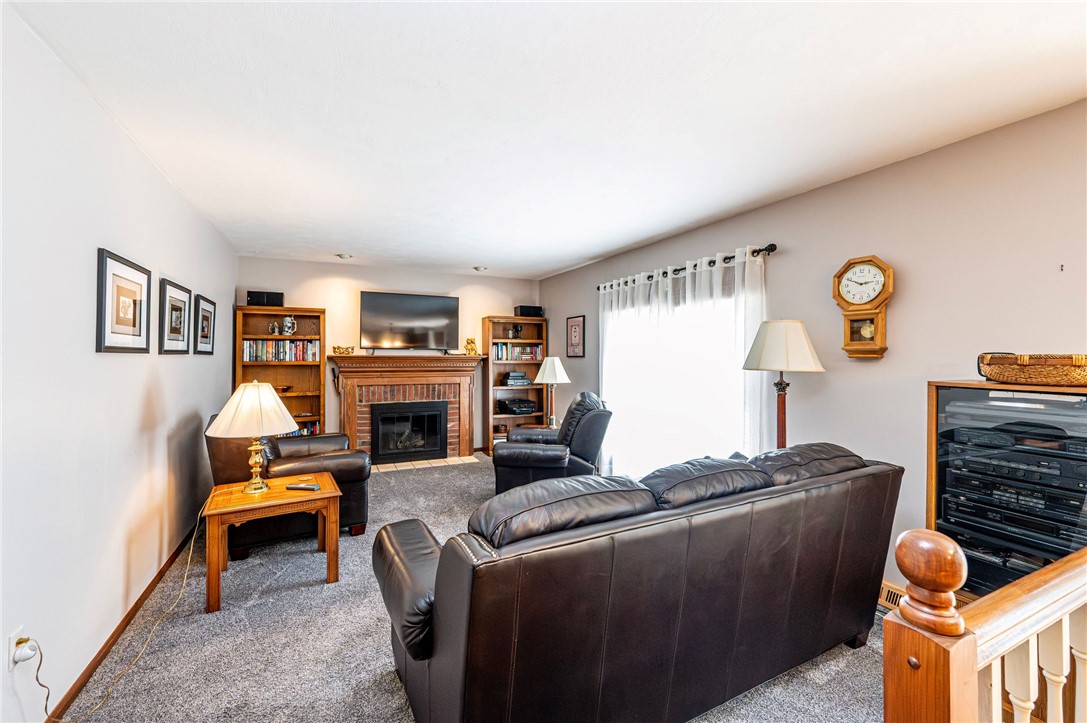 2244 Woodmont Dr