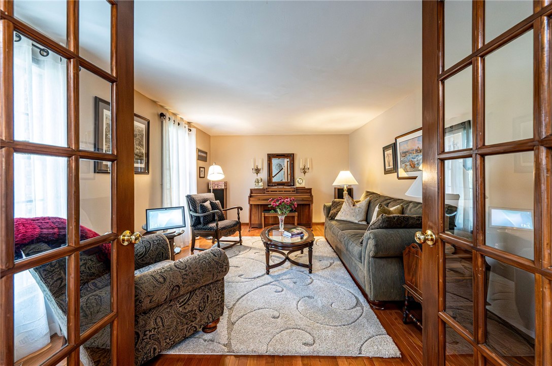 2244 Woodmont Dr