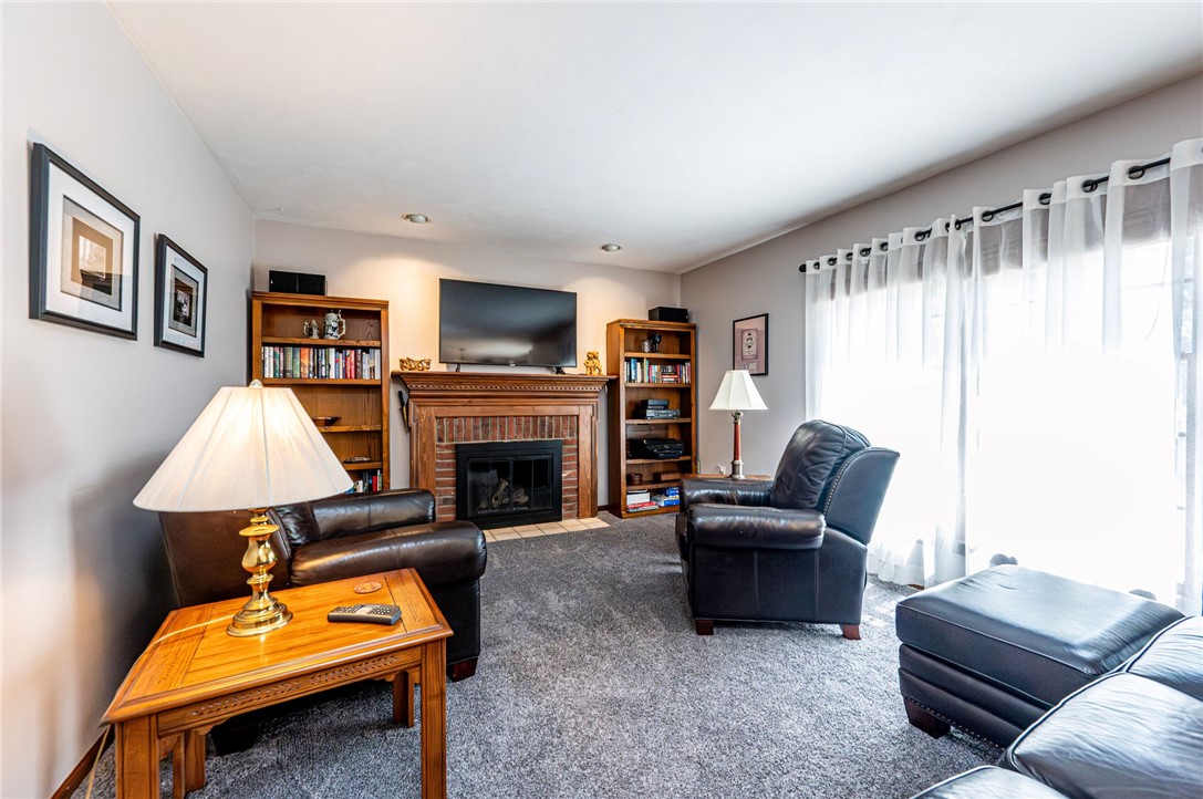 2244 Woodmont Dr