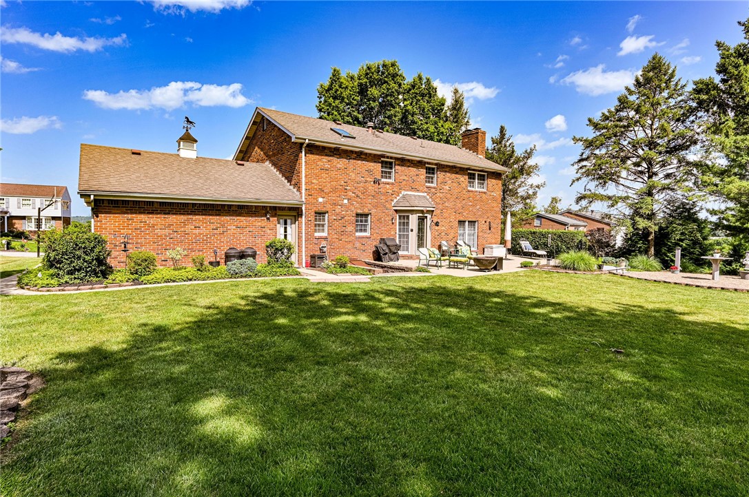 2244 Woodmont Dr